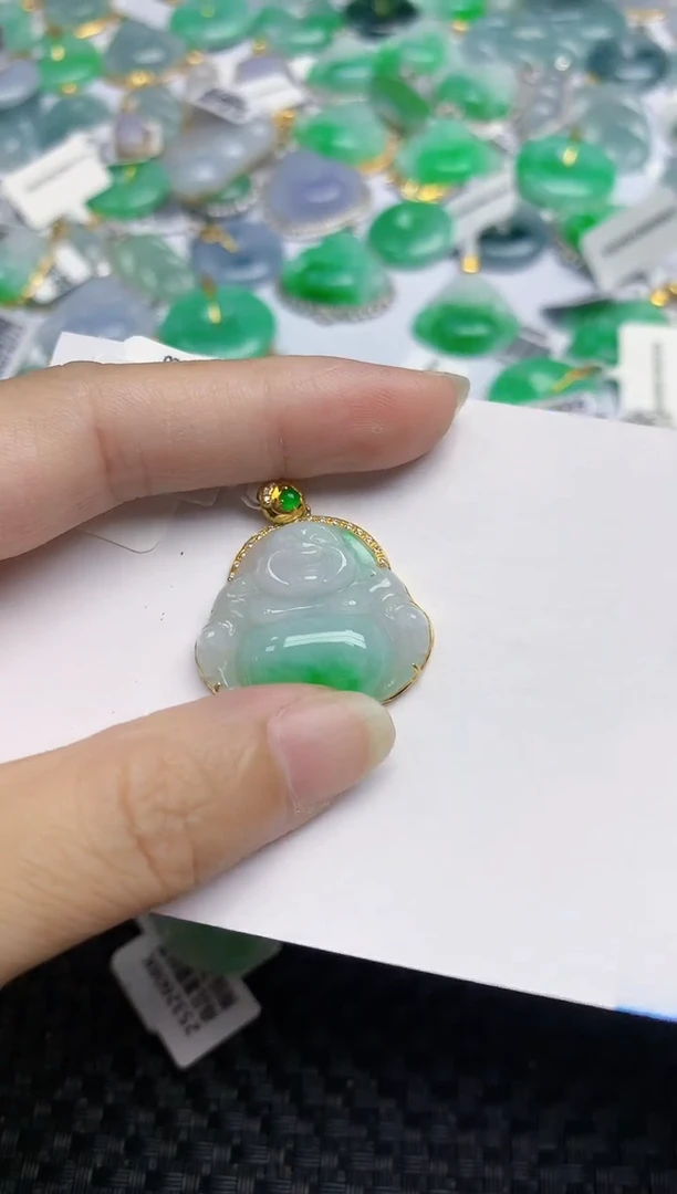 翡翠18K金镶嵌颈饰天然翡翠A货