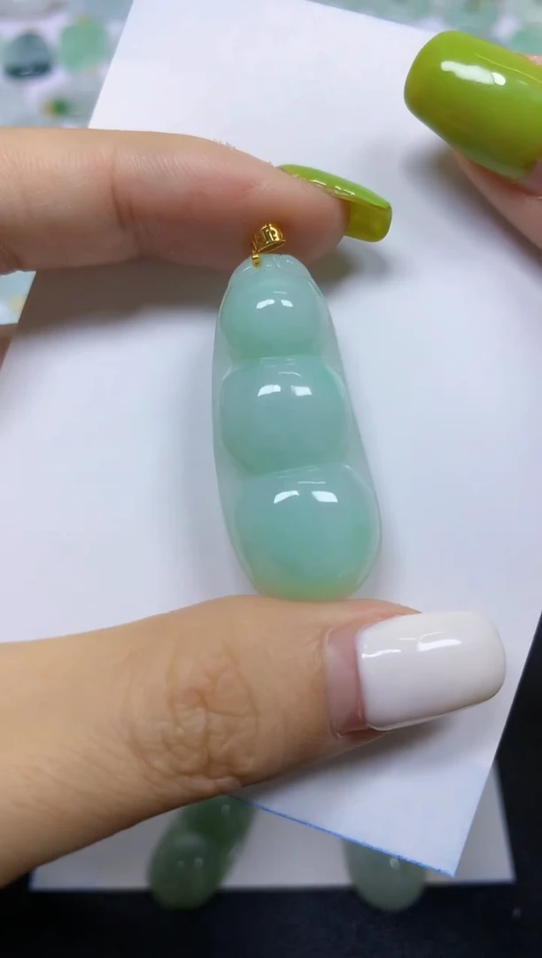 翡翠18K金镶嵌颈饰天然翡翠A货