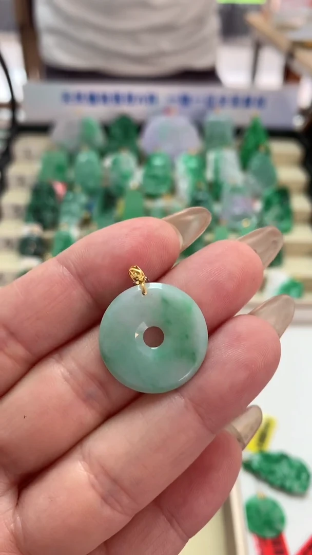 【闪购商品】翡翠吊坠(不含链)18K金镶嵌挂件