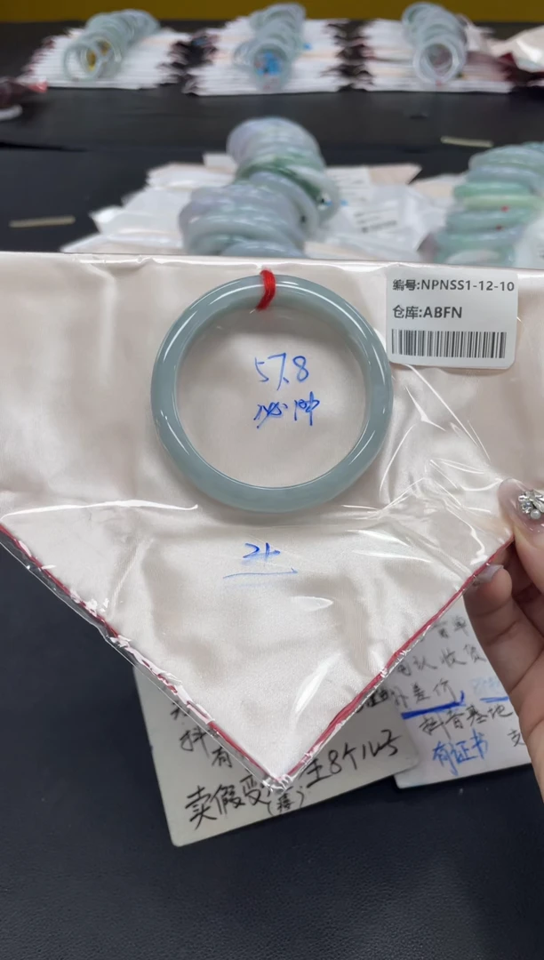未镶嵌手镯翡翠翡翠手镯