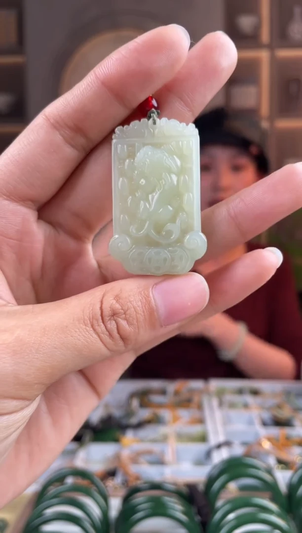 颈饰未镶嵌和田玉拍一发一，拍一发一