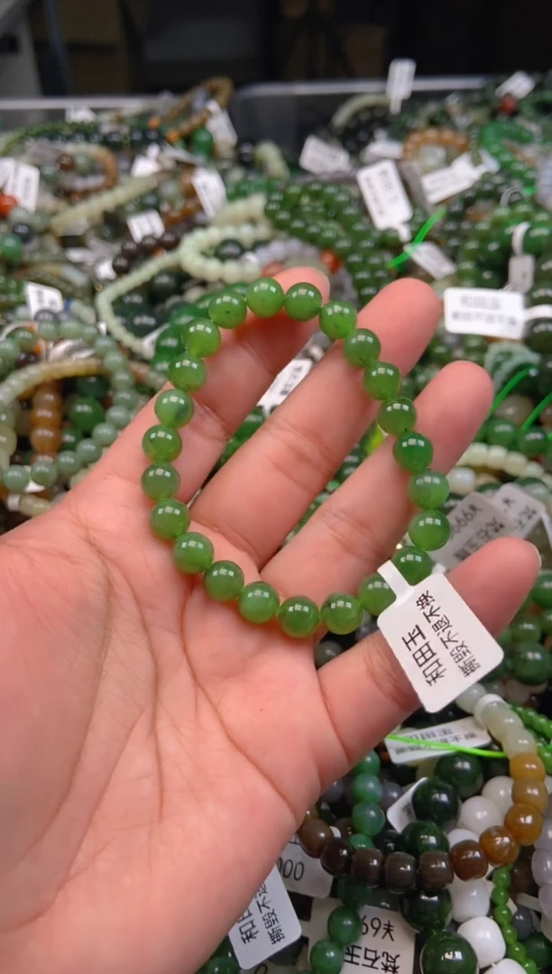 和田玉未镶嵌颈饰1