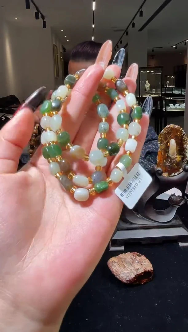 颈饰未镶嵌和田玉随型妈妈链