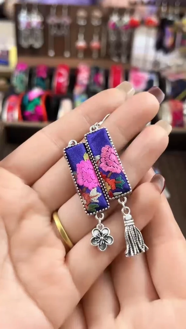 【闪购商品】织绣民族风老绣饰品113