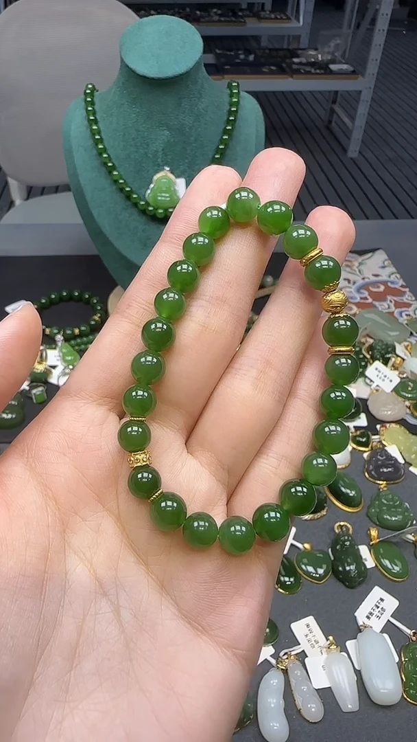 18K金镶嵌手串和田玉1