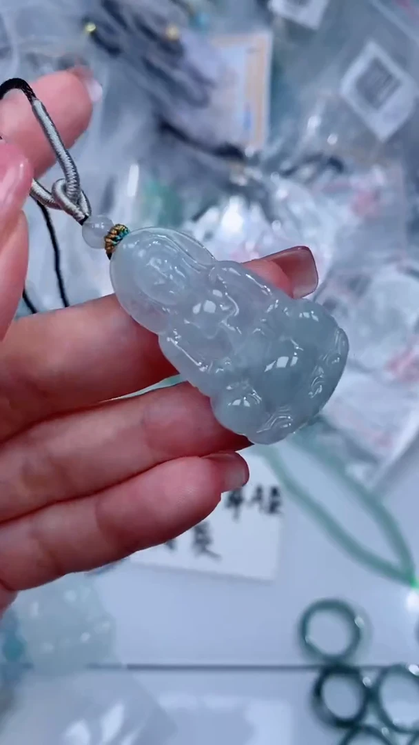 翡翠未镶嵌颈饰吊坠