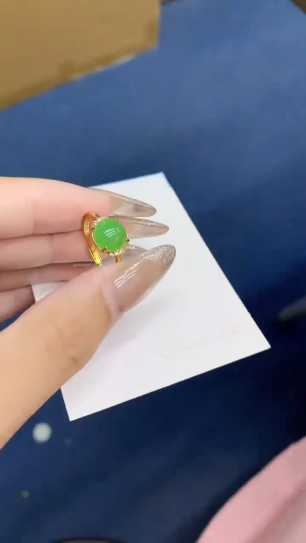 颈饰未镶嵌翡翠1