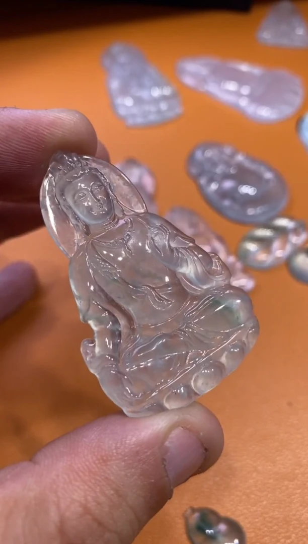 【闪购商品】翡翠吊坠(不含链)未镶嵌观音6800