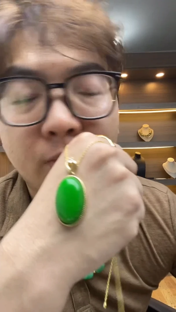 翡翠未镶嵌吊坠(赠链)高端时尚木左色鸽子蛋吊坠