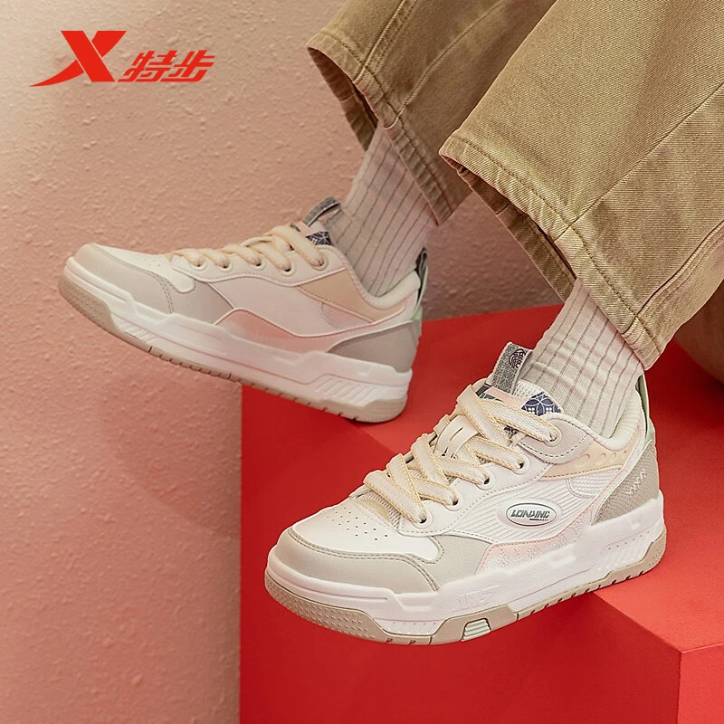特步征程丨休闲鞋女鞋时尚百搭厚底增高板鞋秋冬新款女子运动鞋