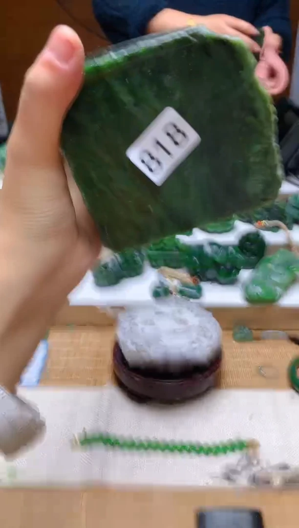未镶嵌和田玉（碧玉）珠宝半成品1