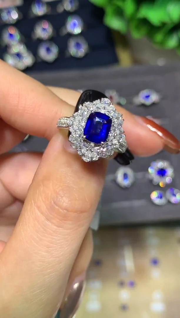 戒指蓝宝石18K金镶嵌1.26ct