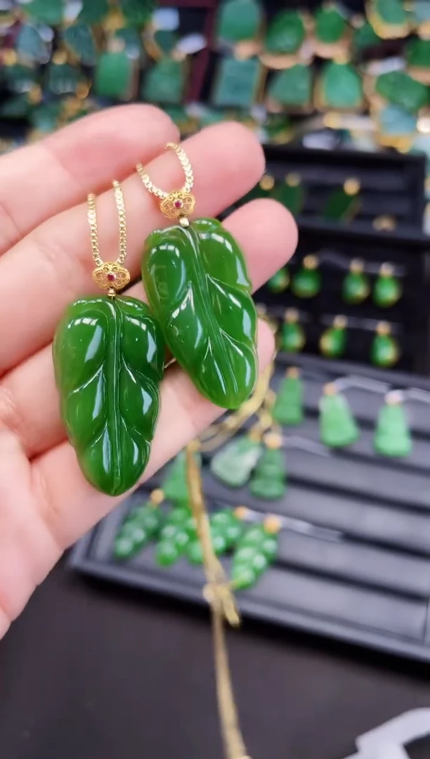 【闪购商品】和田玉吊坠18K金镶嵌多样性发一