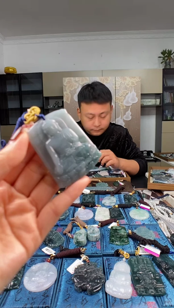 颈饰未镶嵌翡翠多样性发其一