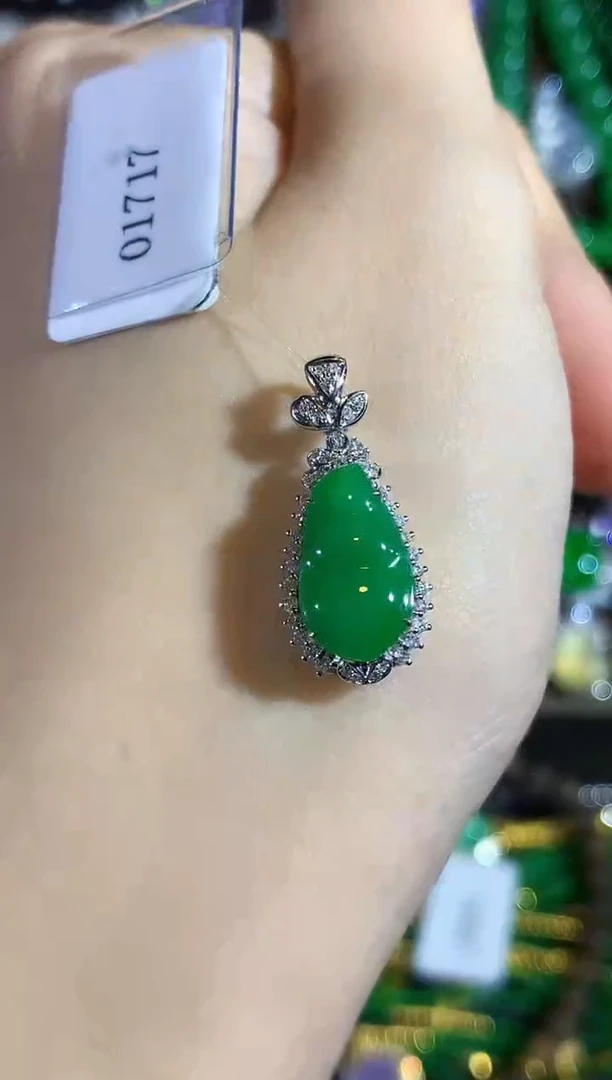 吊坠(不含链)18K金镶嵌翡翠C50