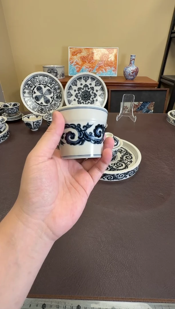 二号釉唐草纹冰桶杯