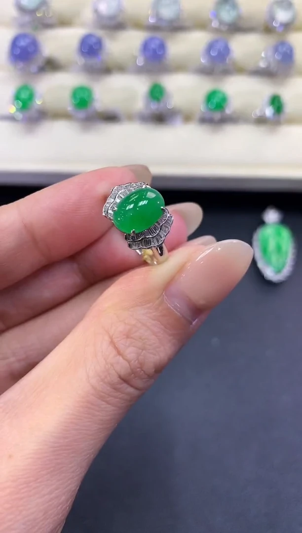 【闪购商品】翡翠戒指18K金镶嵌a141