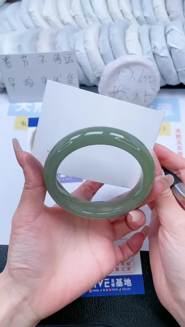 【闪购商品】石英质玉手镯未镶嵌T299-60.7