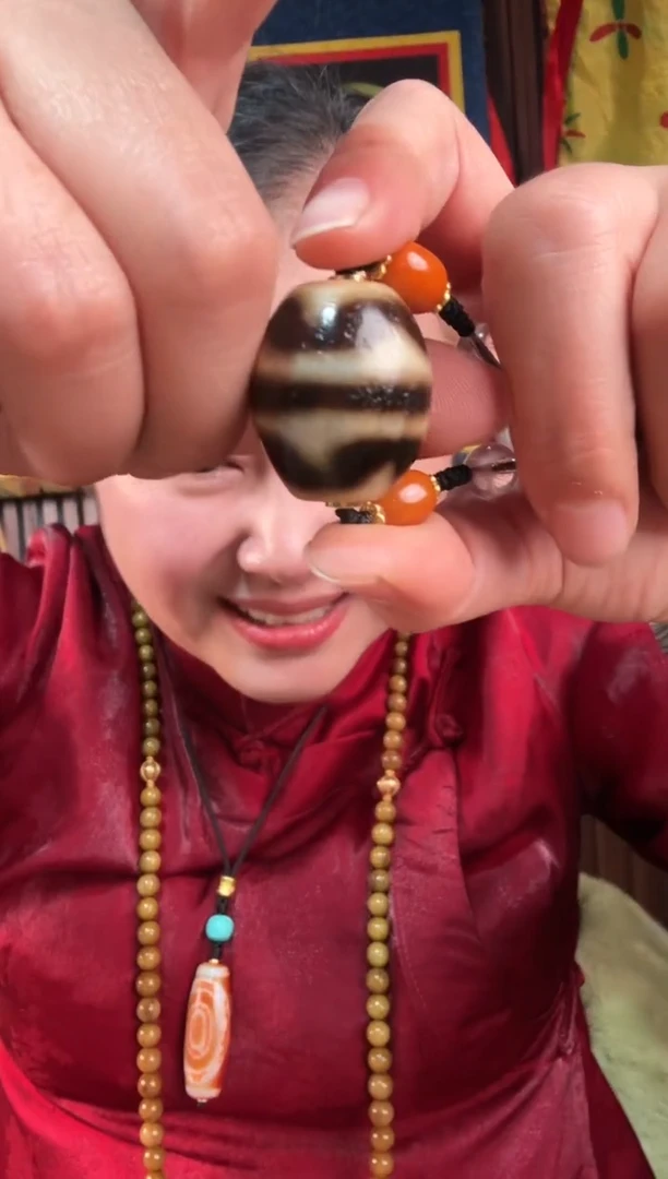 无非金属藏地洛牙古珠