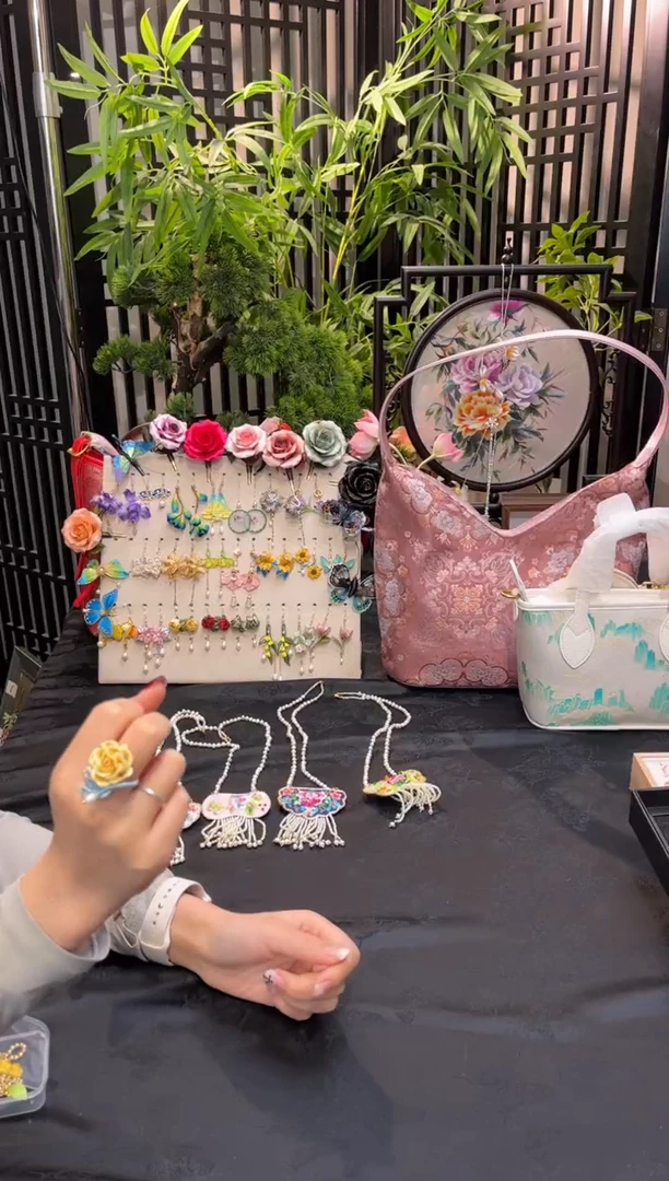 织绣C****.非遗苏绣手工饰品