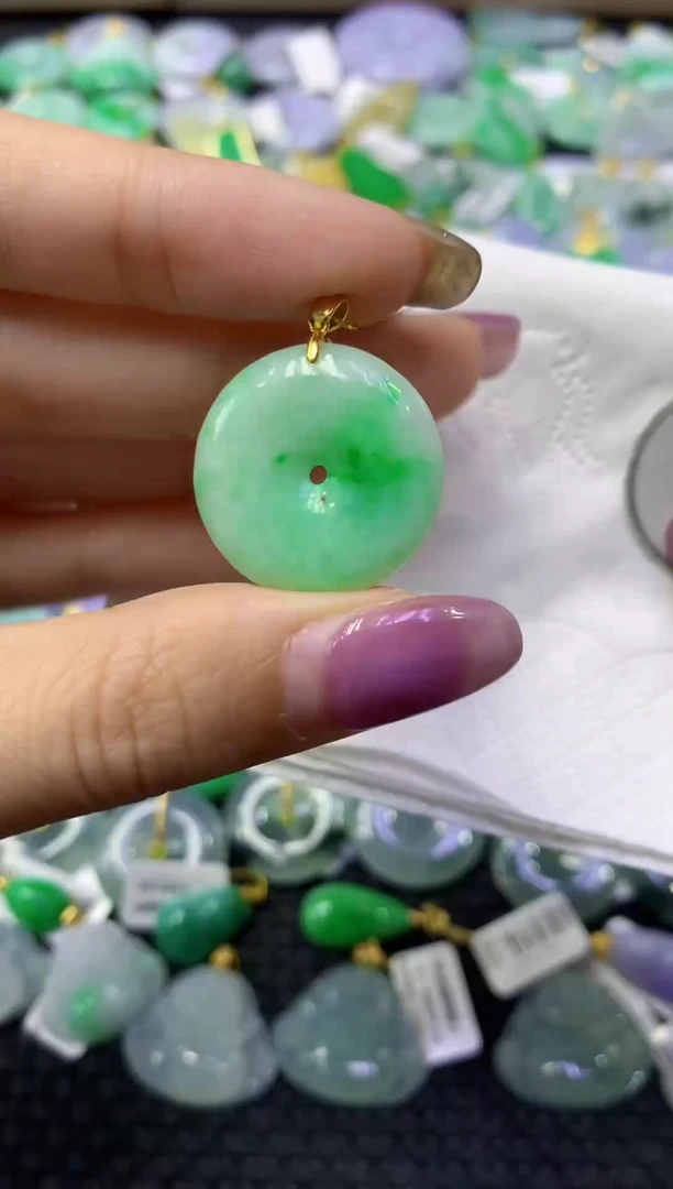 颈饰未镶嵌翡翠天然缅甸翡翠A货