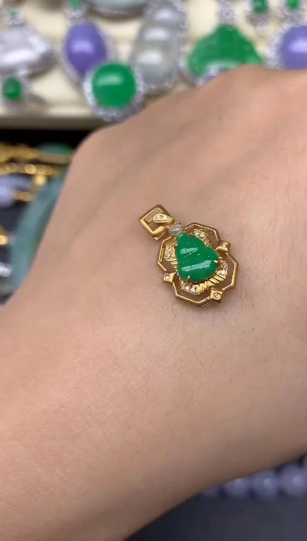 翡翠18K金镶嵌颈饰162-雪姐翡翠天天见
