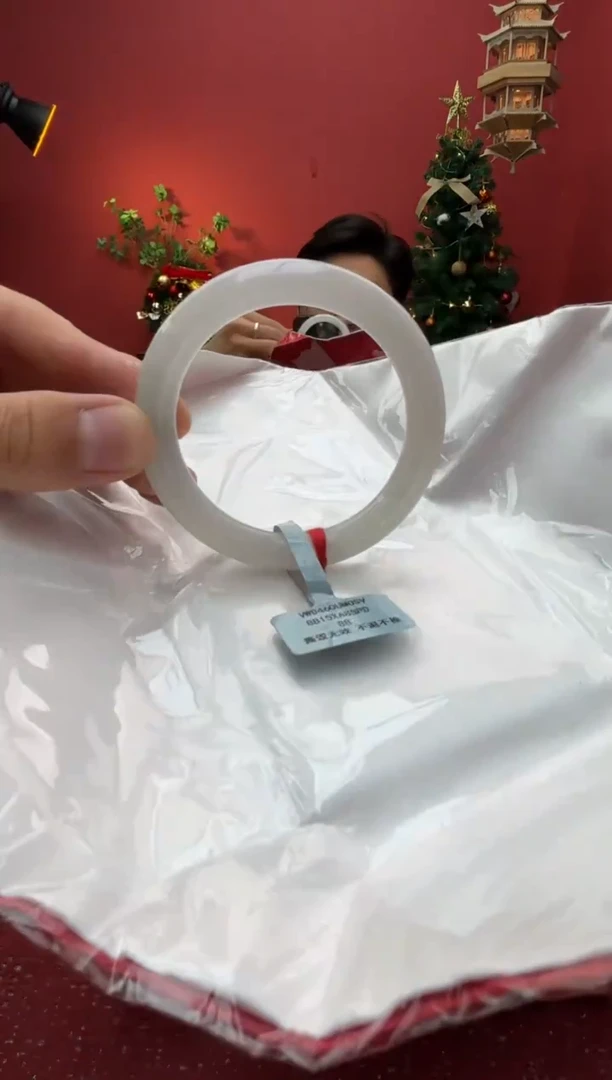 未镶嵌手镯（圆镯）翡翠翡翠手镯1