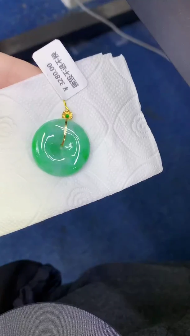 颈饰18K金镶嵌翡翠缅甸天然翡翠A货