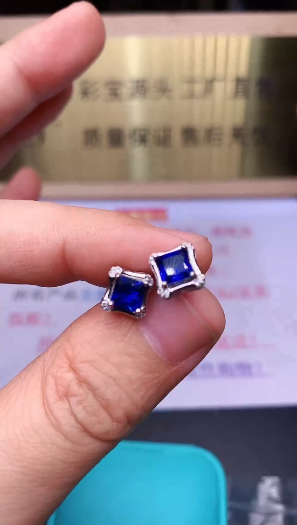 【闪购商品】蓝宝石耳饰银S925镶嵌........