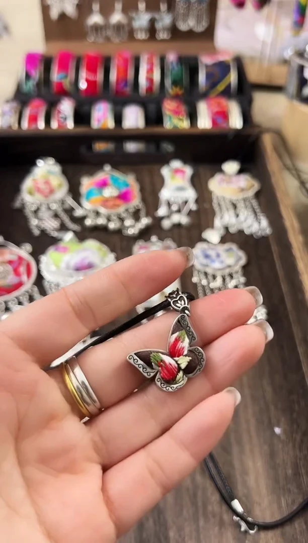 【闪购商品】织绣民族风老绣饰品531