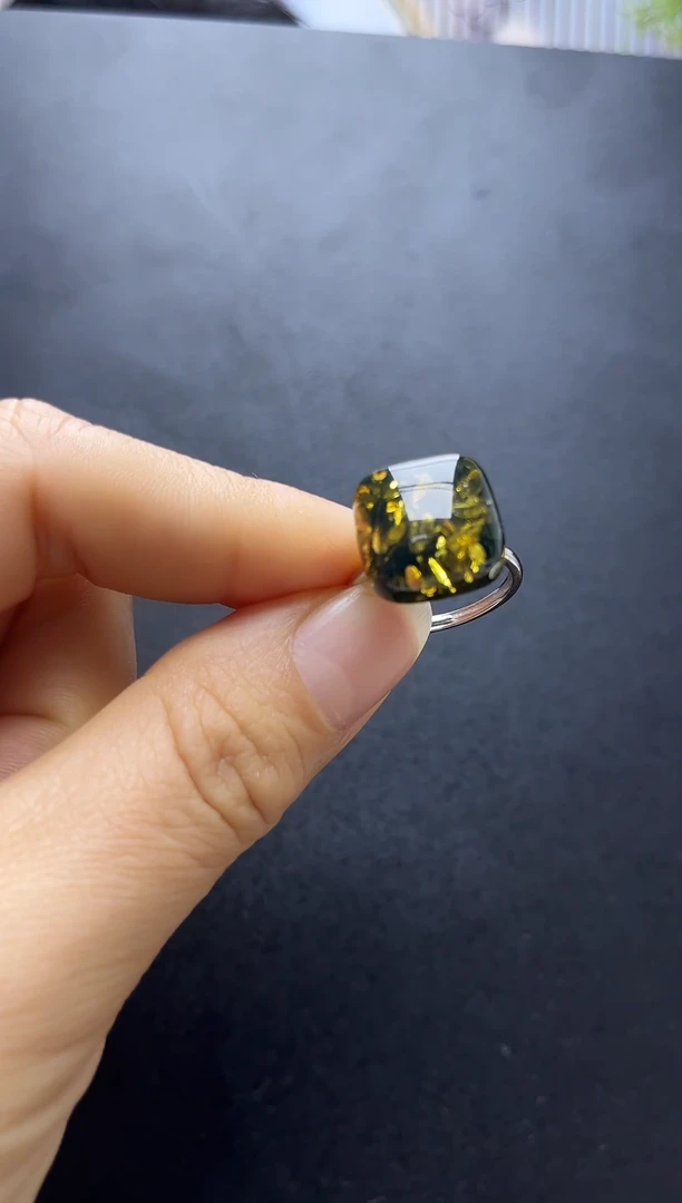 银S925镶嵌琥珀裸石琥珀戒指