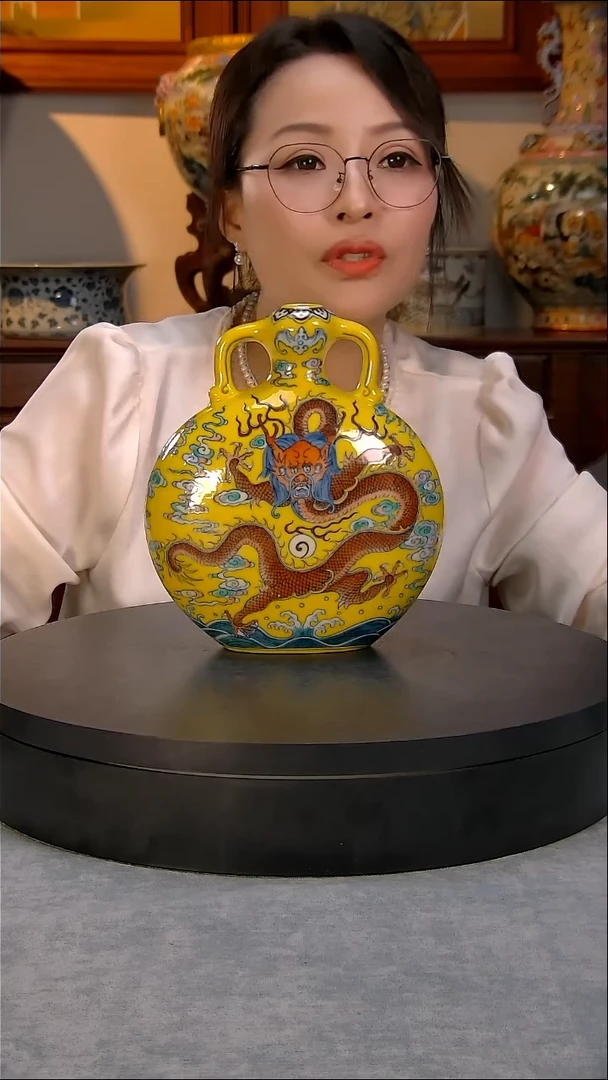 帝王黄斗彩抱月瓶精品陶瓷