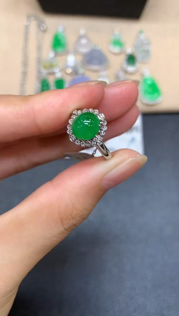 18K金镶嵌戒指翡翠蛋面【无服务费