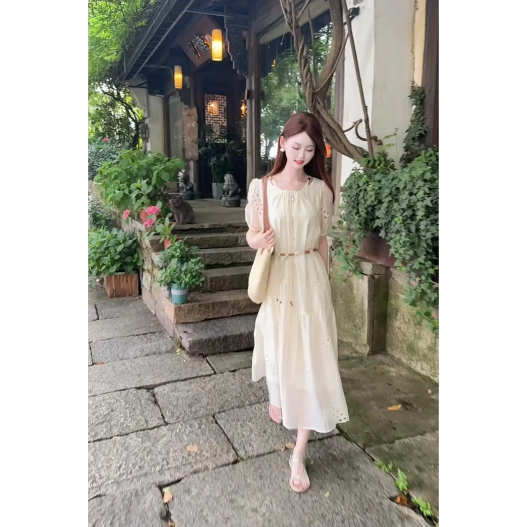 高级感法式设计感刺绣镂空连衣裙女2025夏季新款度假风气质长裙子