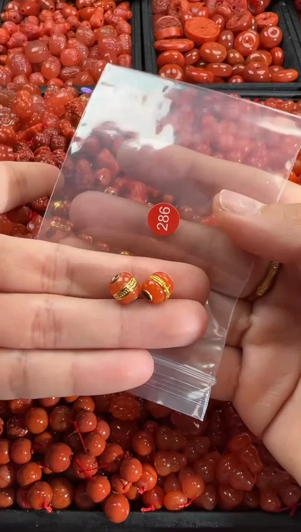 【闪购商品】南红玛瑙颈饰未镶嵌1