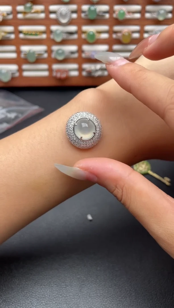 翡翠银S925镶嵌吊坠(赠链)一物一证一礼盒