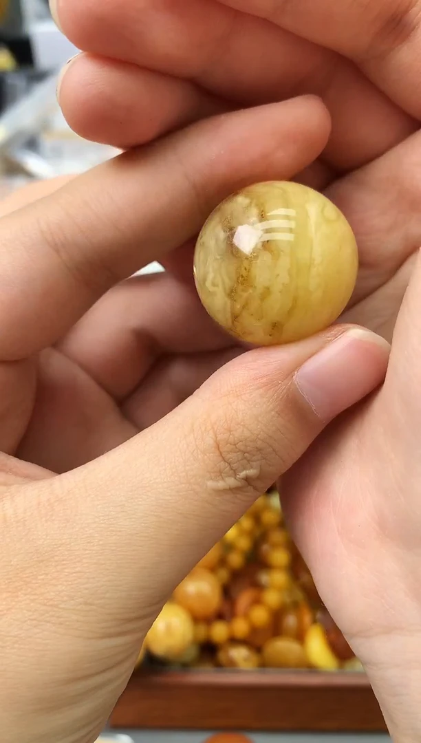 未镶嵌琥珀珠宝奇石217