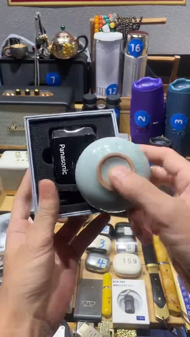 瓷片闪购商品 如图所示