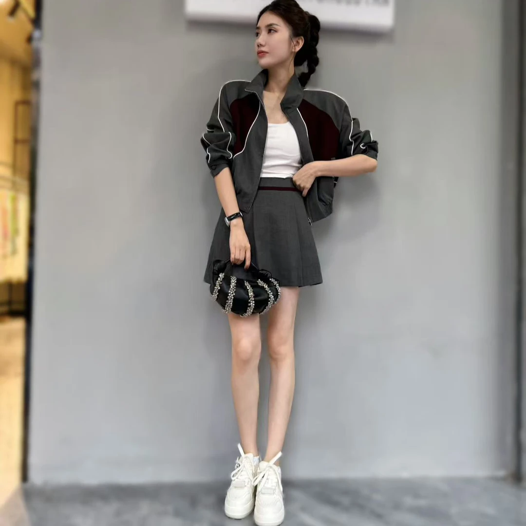 【俊英】2025早秋新款韩系撞色短款棒球服外套+百褶裙套装两件套