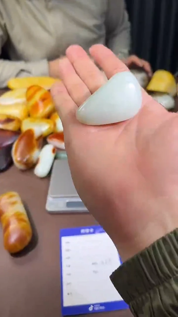 未镶嵌和田玉挂件阿*吊坠