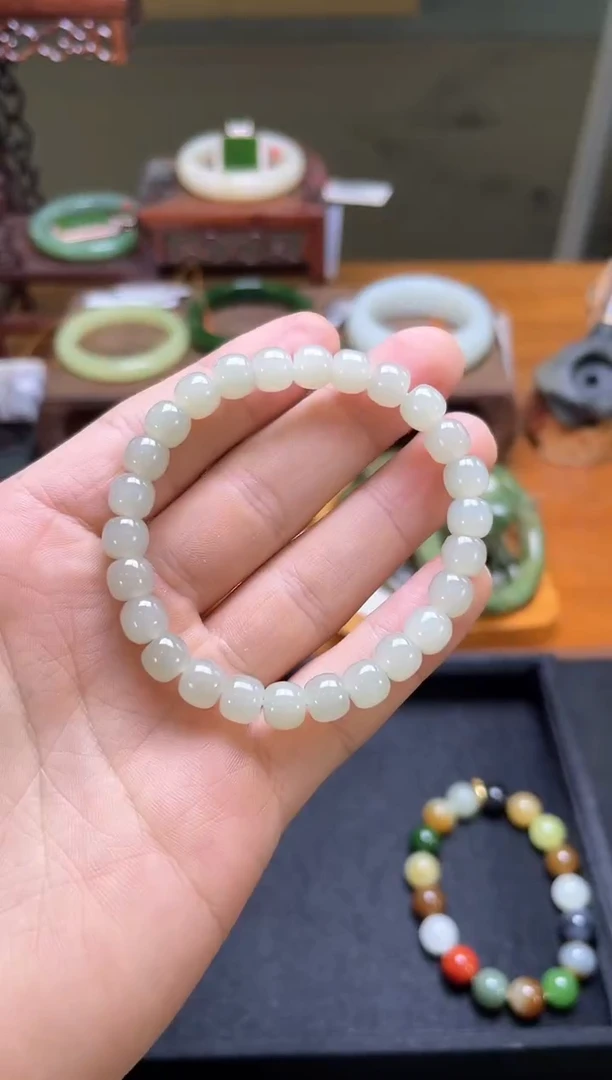 未镶嵌手串和田玉卡10且末青白 老型 多样性发一