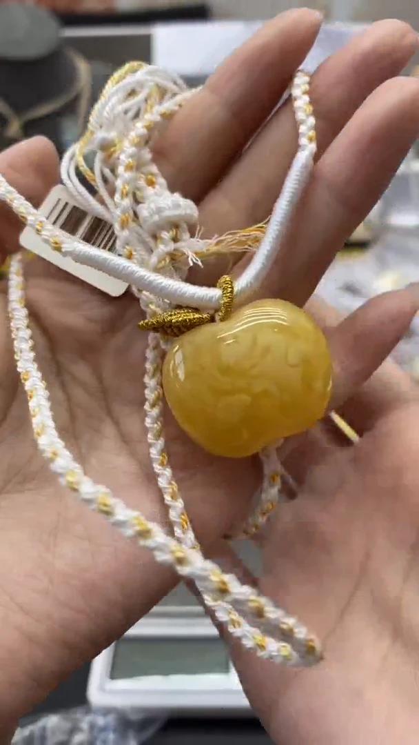琥珀未镶嵌珠宝奇石2170