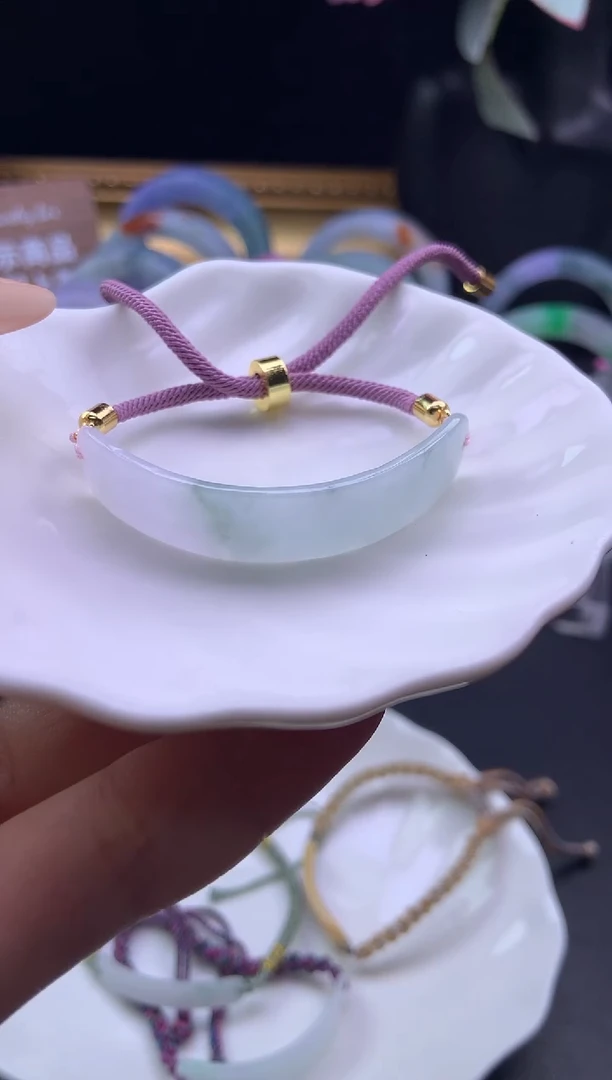 未镶嵌挂件翡翠乔*?手牌