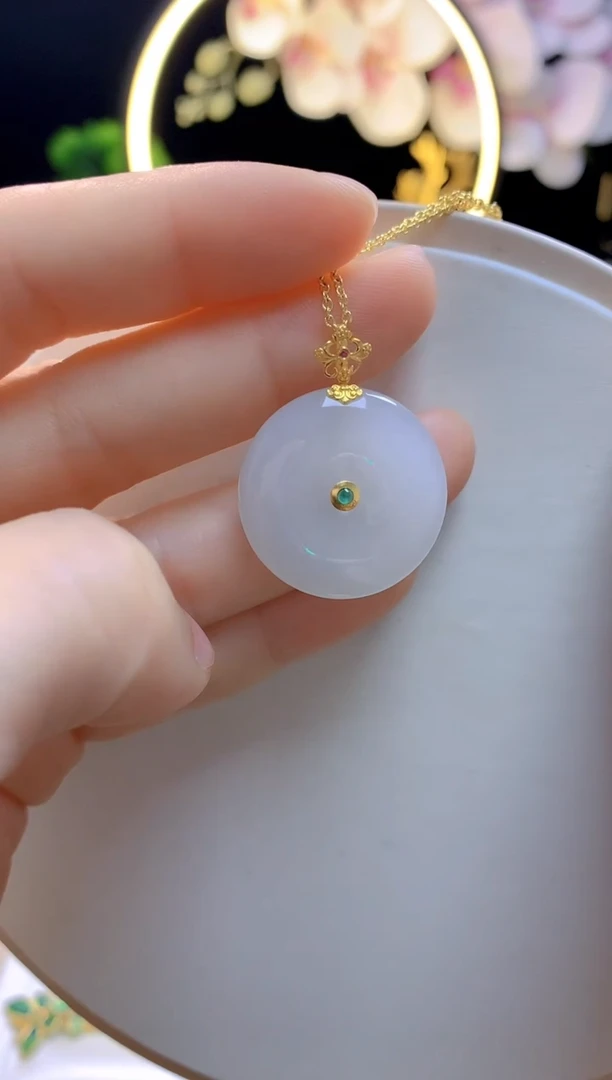 和田玉18K金镶嵌吊坠(赠链)白玉平安扣