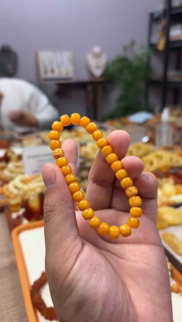 【闪购商品】蜜蜡裸石未镶嵌手串