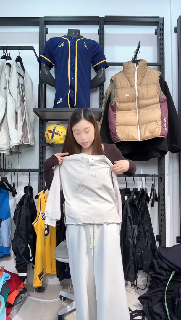 3504 编码  瑕疵直播间过款为准 尺码155