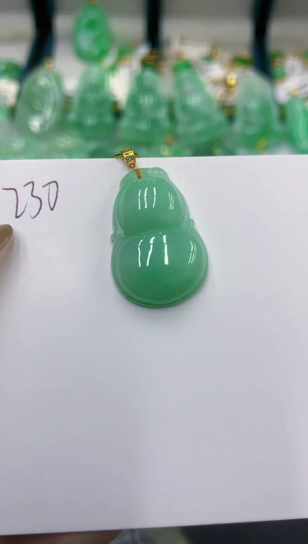 颈饰18K金镶嵌翡翠111111