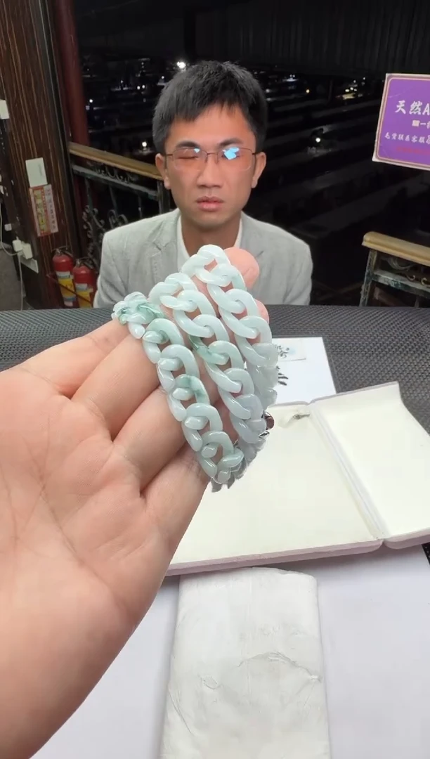 未镶嵌定制翡翠皮*?--018108-多样性发其一