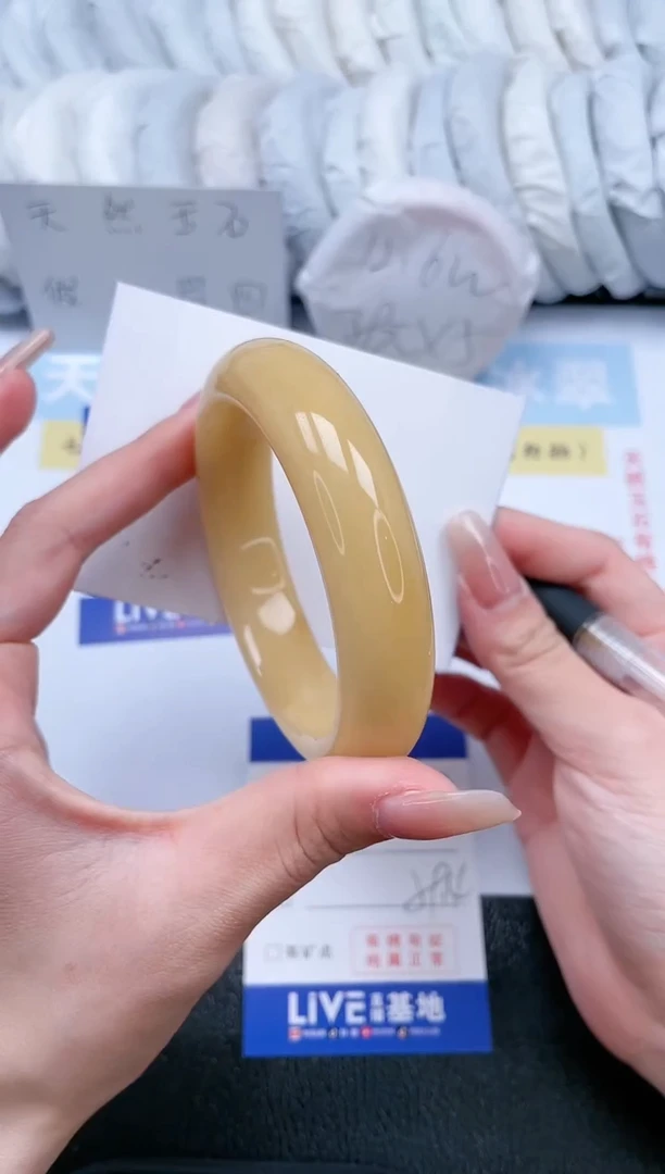 【闪购商品】石英质玉手镯未镶嵌T242-59.4