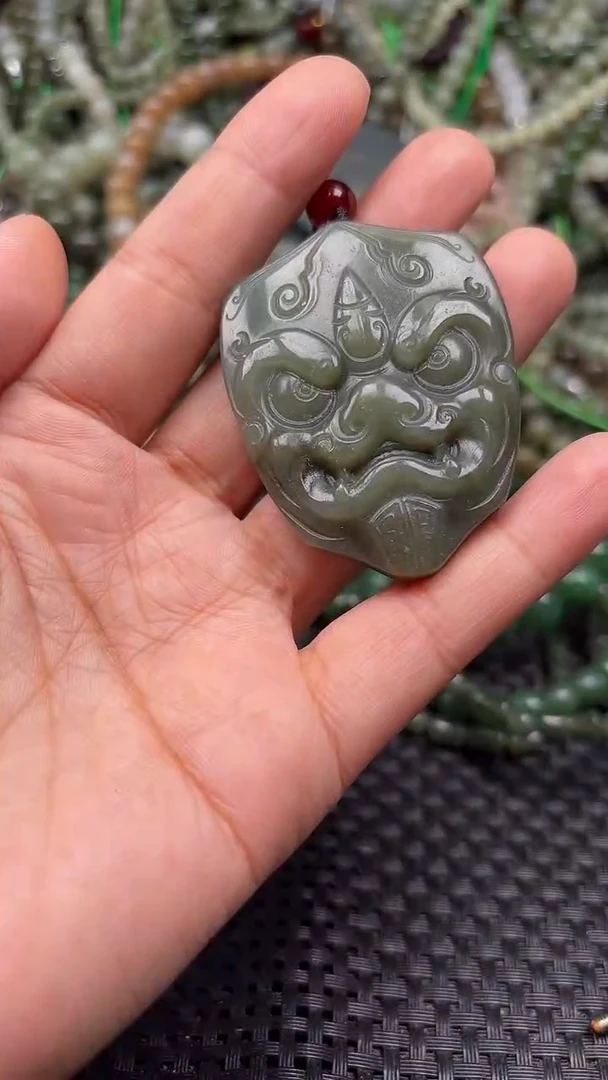 颈饰未镶嵌和田玉1